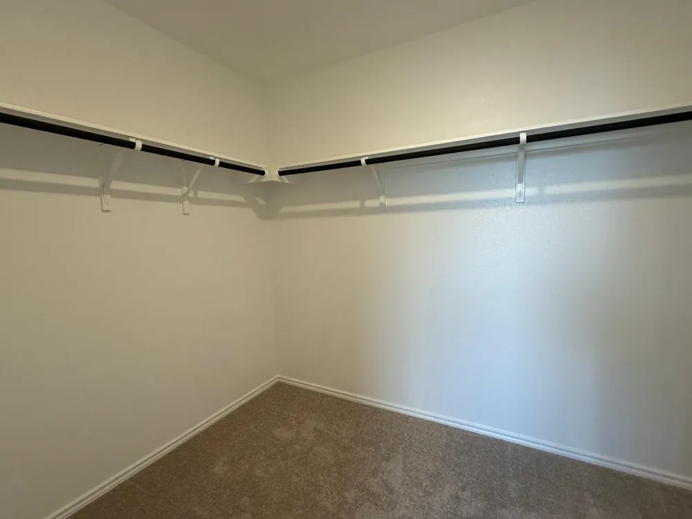 290 Gresham Kyle, TX 78640