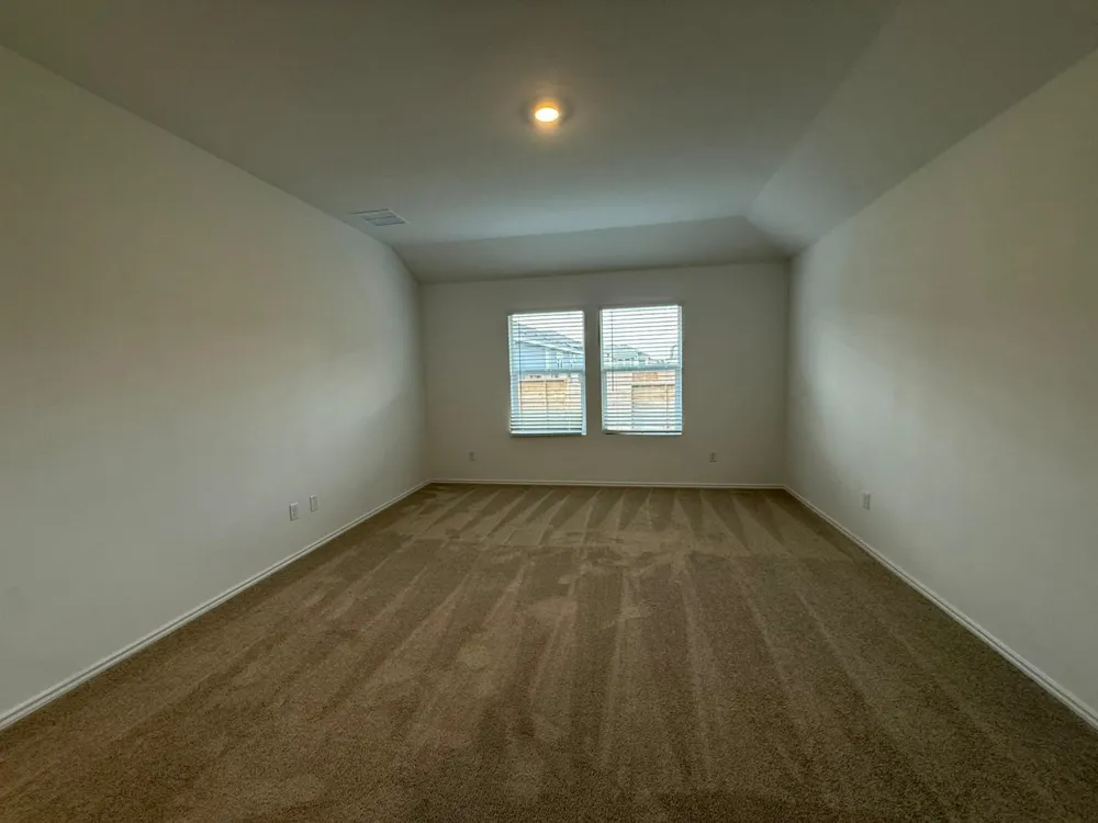 290 Gresham Kyle, TX 78640