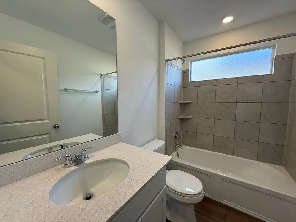 290 Gresham Kyle, TX 78640