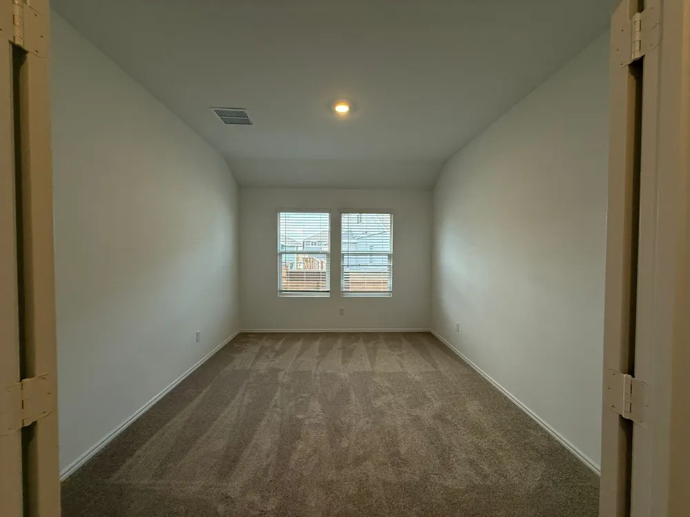 290 Gresham Kyle, TX 78640