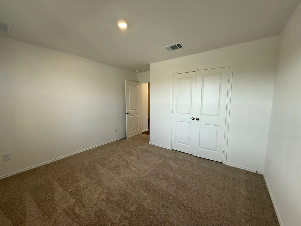290 Gresham Kyle, TX 78640