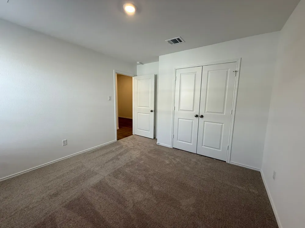290 Gresham Kyle, TX 78640