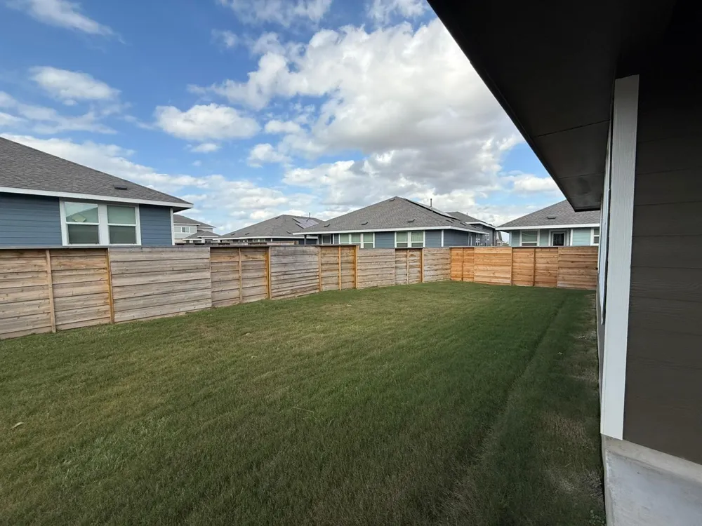 290 Gresham Kyle, TX 78640