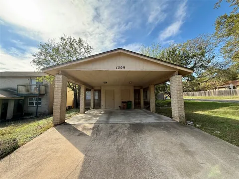 1509 Cinnamon Path #A
