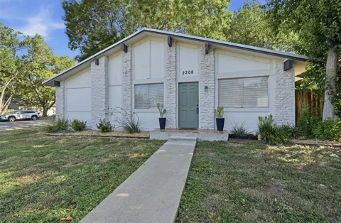 2208 Deadwood Drive