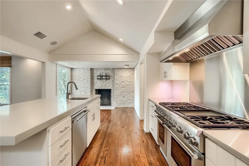 718 Bermuda Street Lakeway, TX 78734