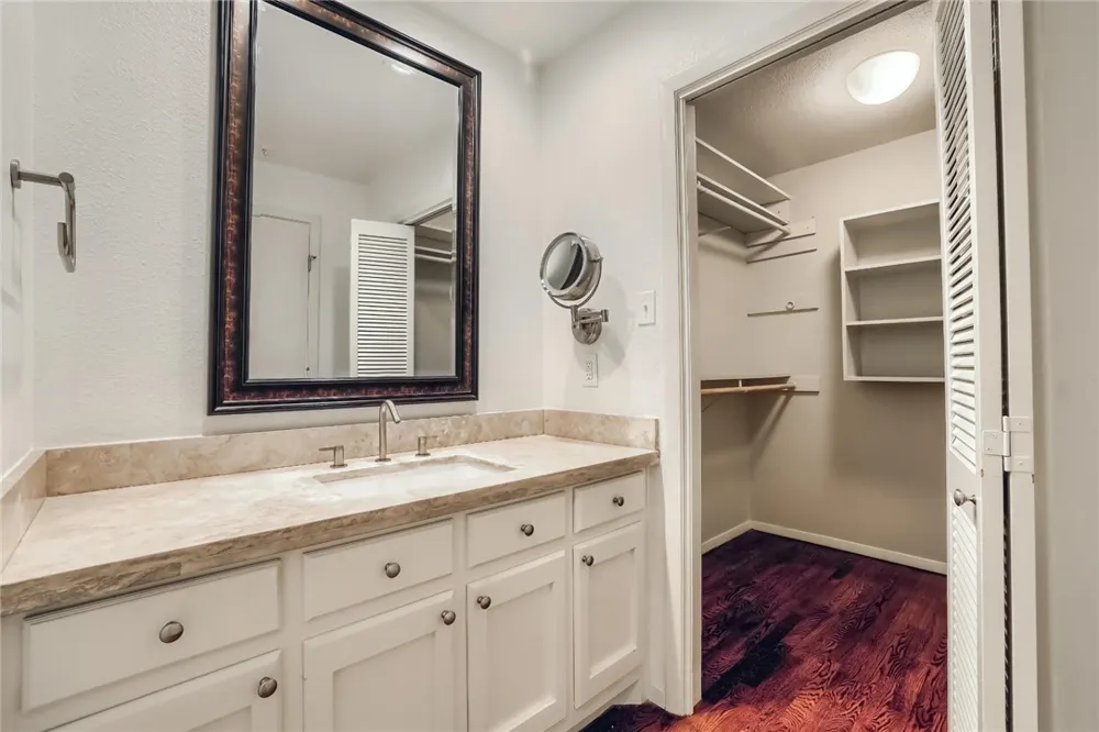 718 Bermuda Street Lakeway, TX 78734