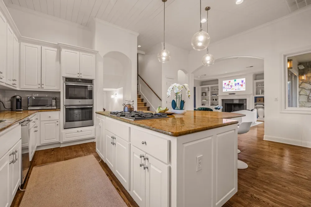 2703 McCullough Street Austin, TX 78703
