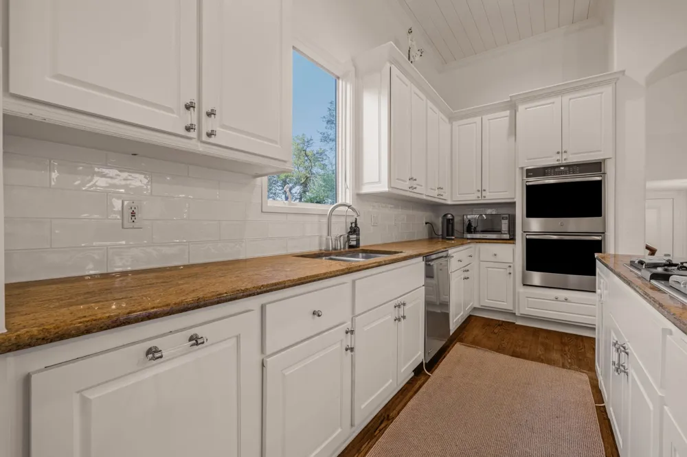 2703 McCullough Street Austin, TX 78703