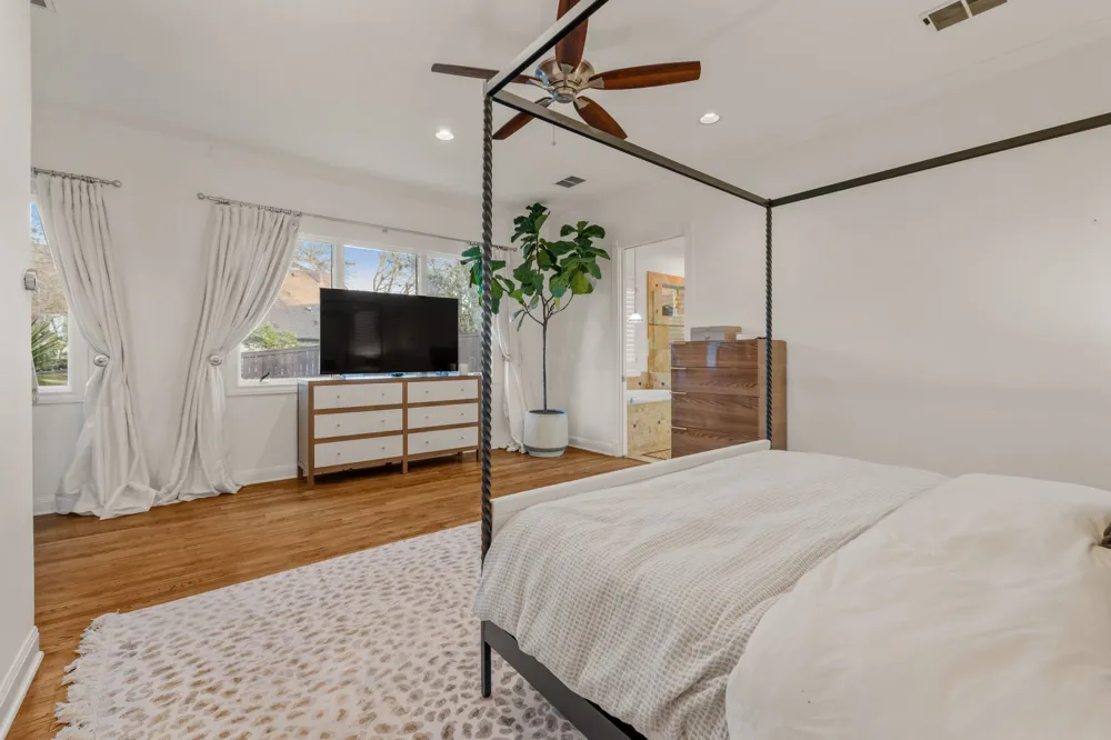 2703 McCullough Street Austin, TX 78703
