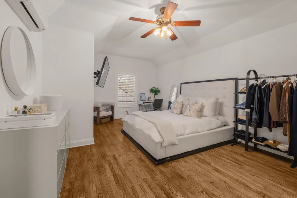 2703 McCullough Street Austin, TX 78703
