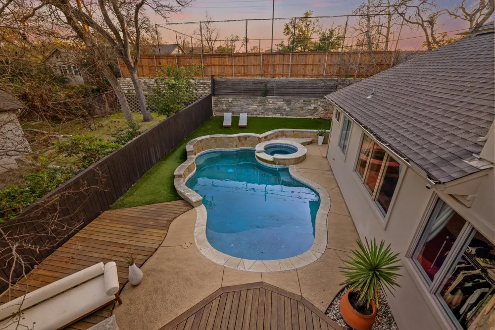2703 McCullough Street Austin, TX 78703