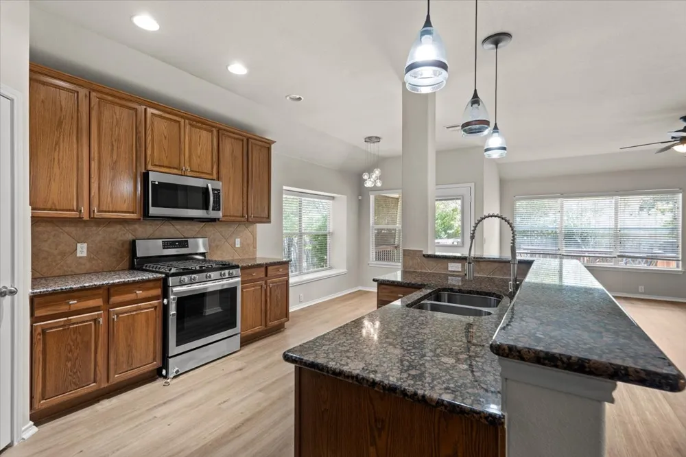 2808 Barefoot Lane Round Rock, TX 78665