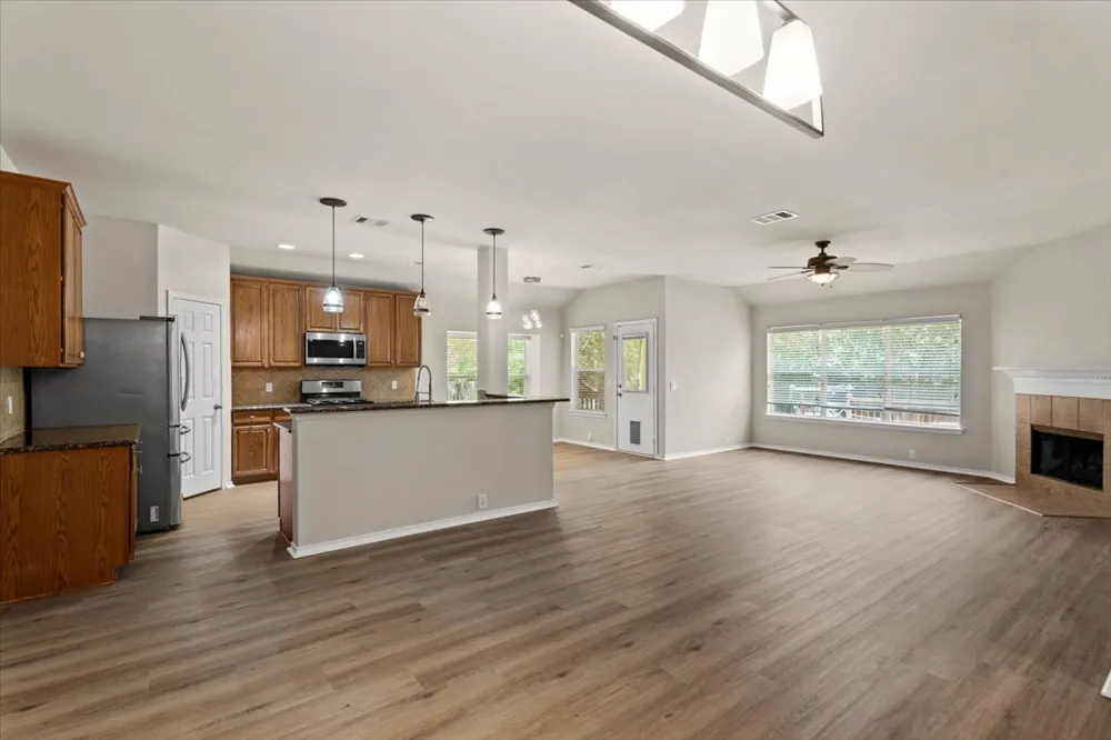 2808 Barefoot Lane Round Rock, TX 78665
