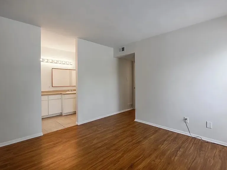 3431 North Hills Drive #103 Austin, TX 78731