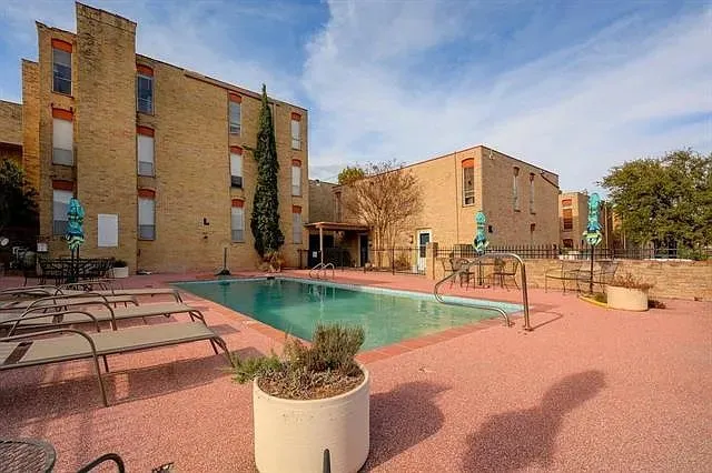 3431 North Hills Drive #103 Austin, TX 78731
