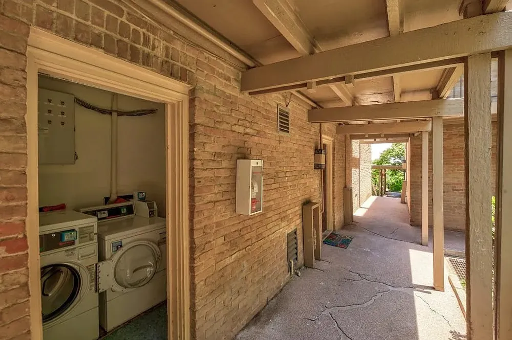 3431 North Hills Drive #103 Austin, TX 78731
