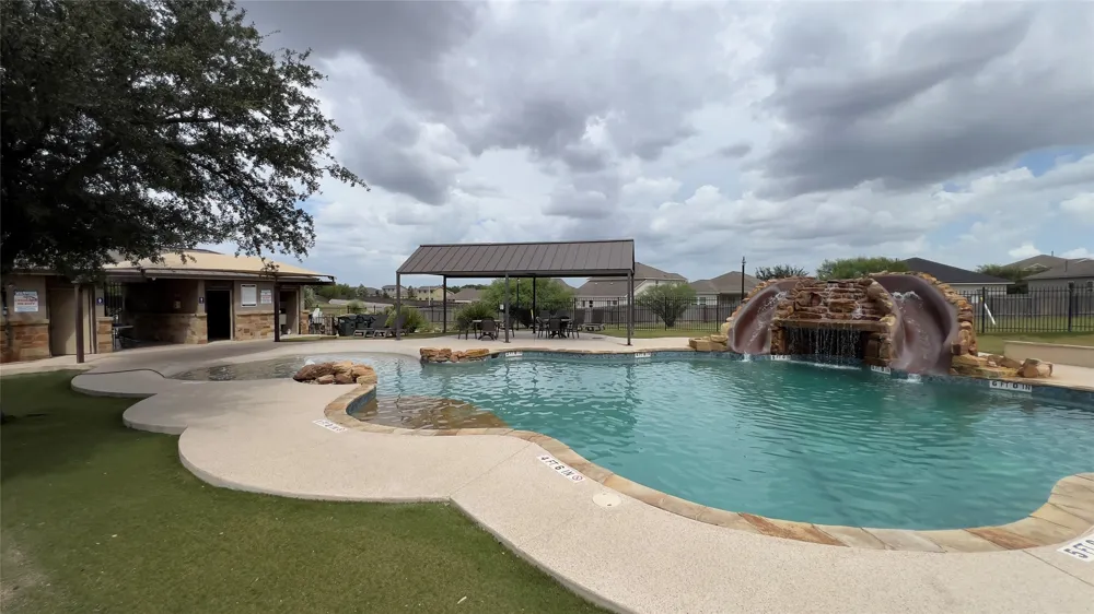 357 Nottingham Loop Kyle, TX 78640
