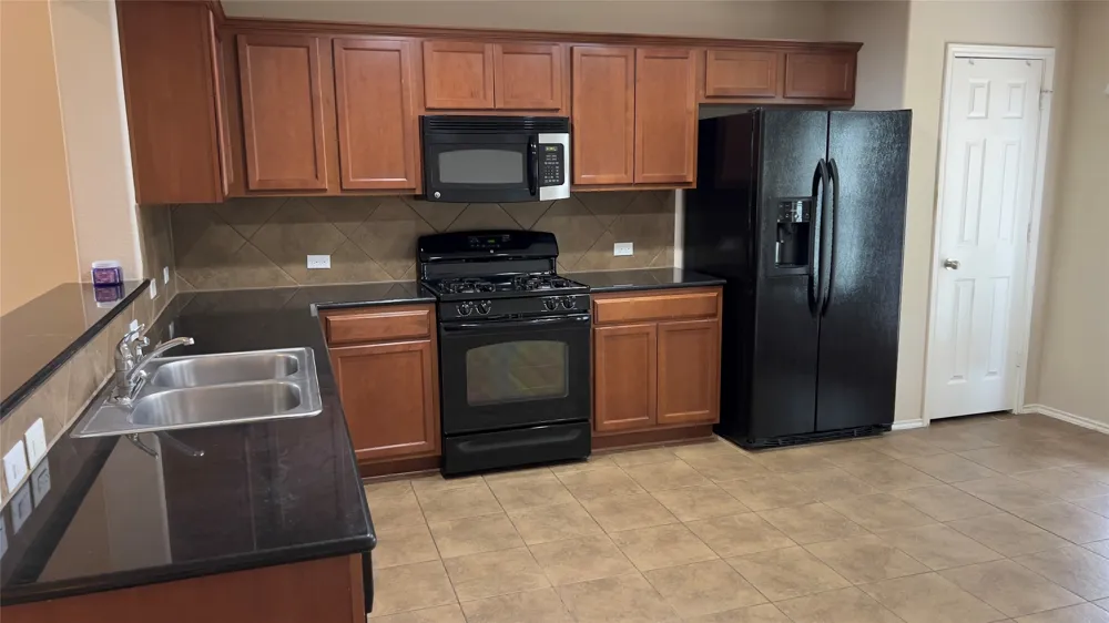 357 Nottingham Loop Kyle, TX 78640