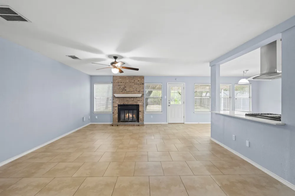 4015 Iriona Bend Austin, TX 78749