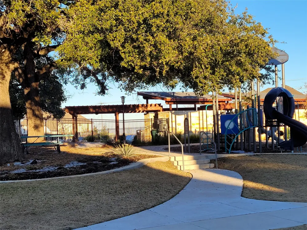 908 Kingston Place Cedar Park, TX 78613