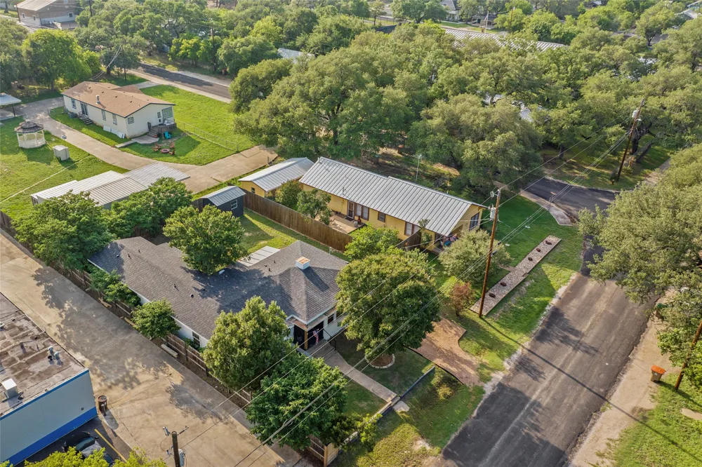 103 Avenue C Johnson City, TX 78636