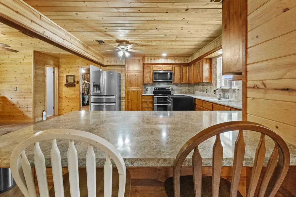 10338 FM 2437 Hallettsville, TX 77964