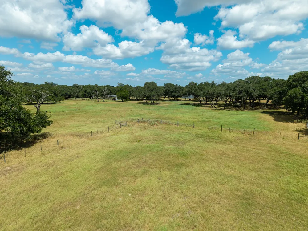 10338 FM 2437 Hallettsville, TX 77964
