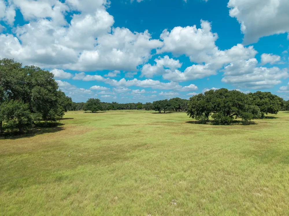 10338 FM 2437 Hallettsville, TX 77964