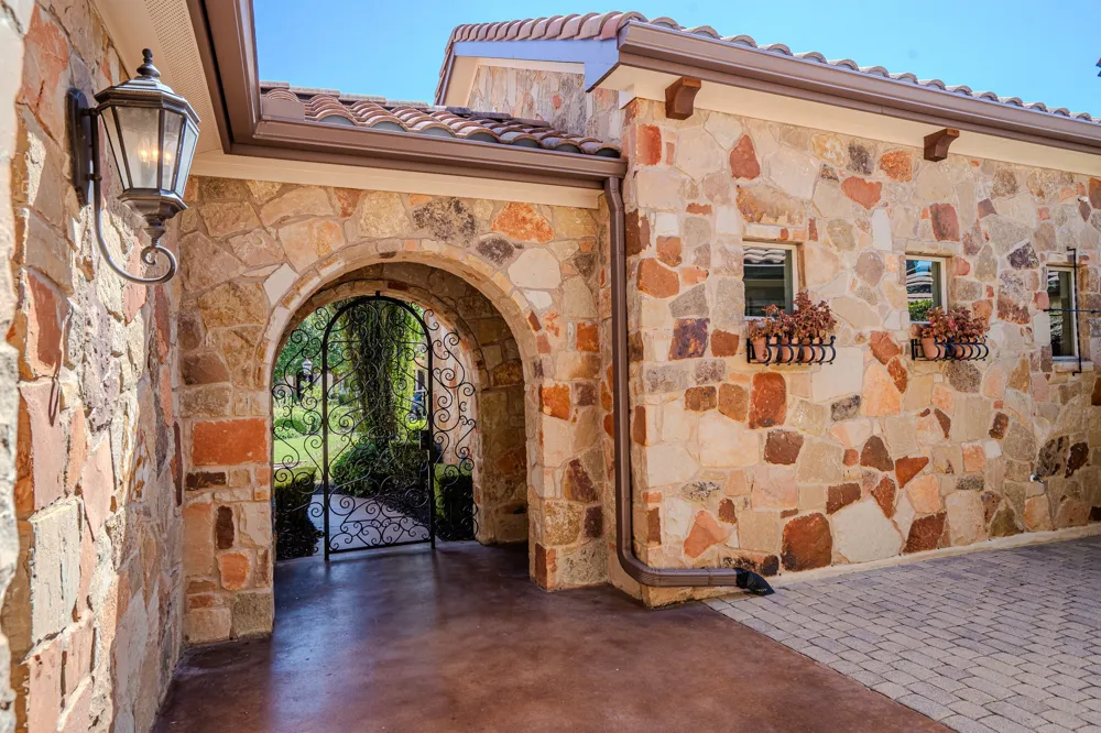 121 Feritti Drive Lakeway, TX 78734
