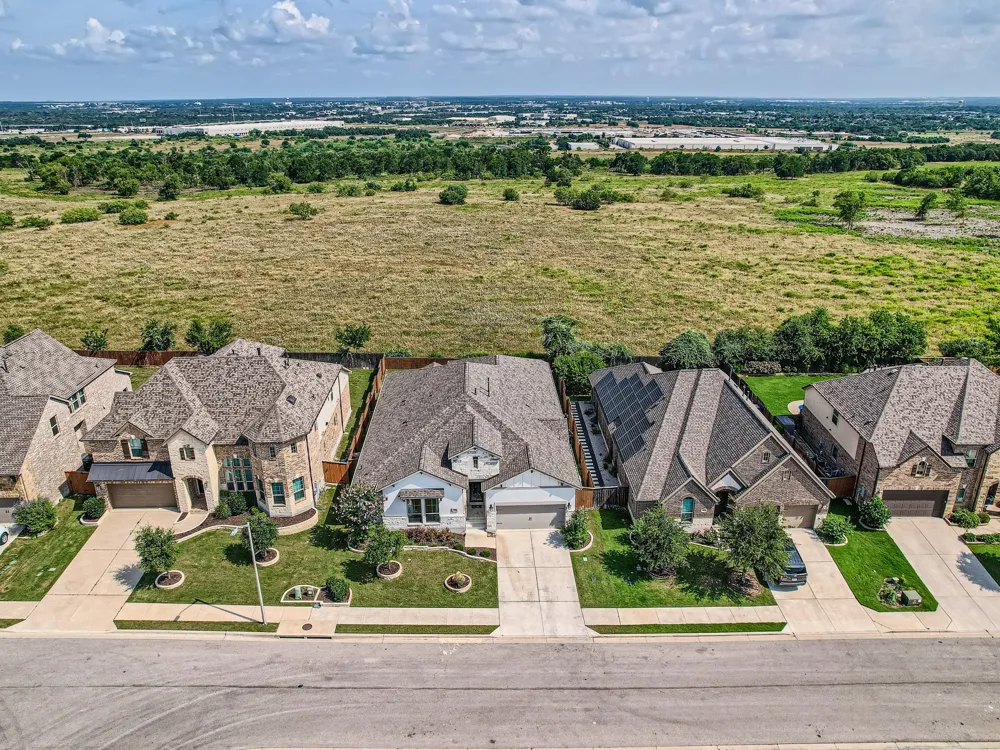 616 Breezygrass Way Georgetown, TX 78626