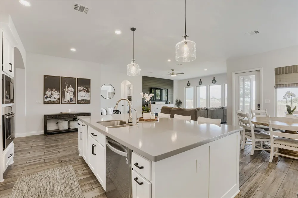 616 Breezygrass Way Georgetown, TX 78626