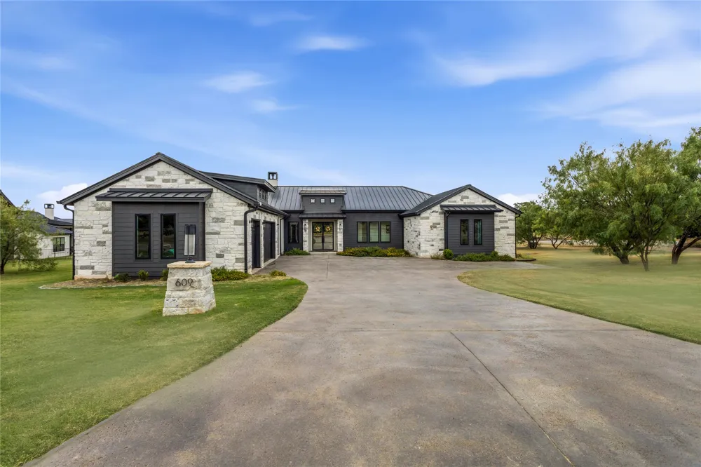 609 Paintbrush Horseshoe Bay, TX 78657