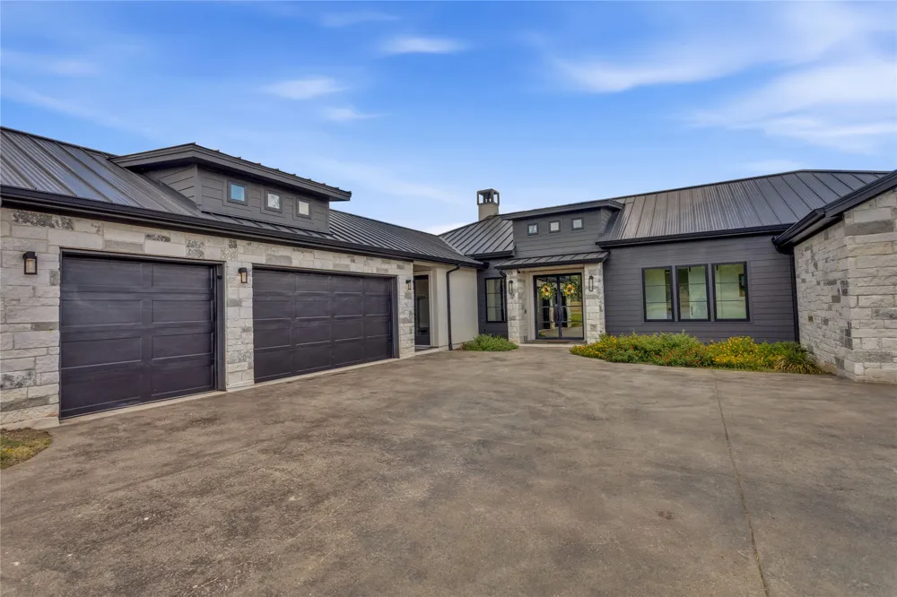 609 Paintbrush Horseshoe Bay, TX 78657