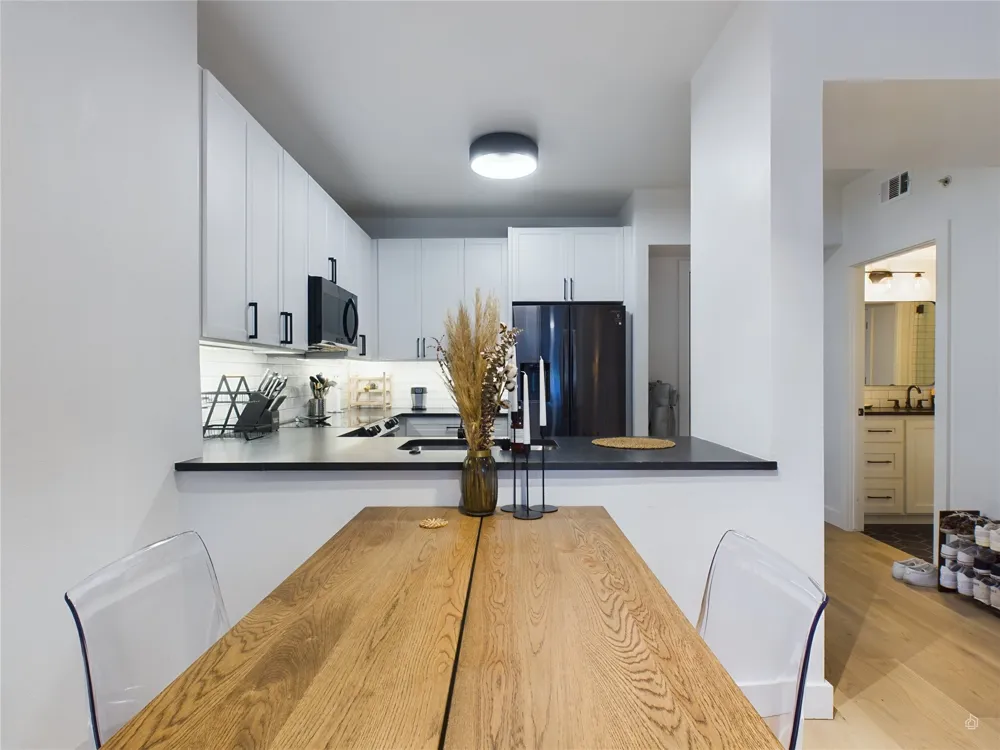 54 Rainey Street #415 Austin, TX 78701