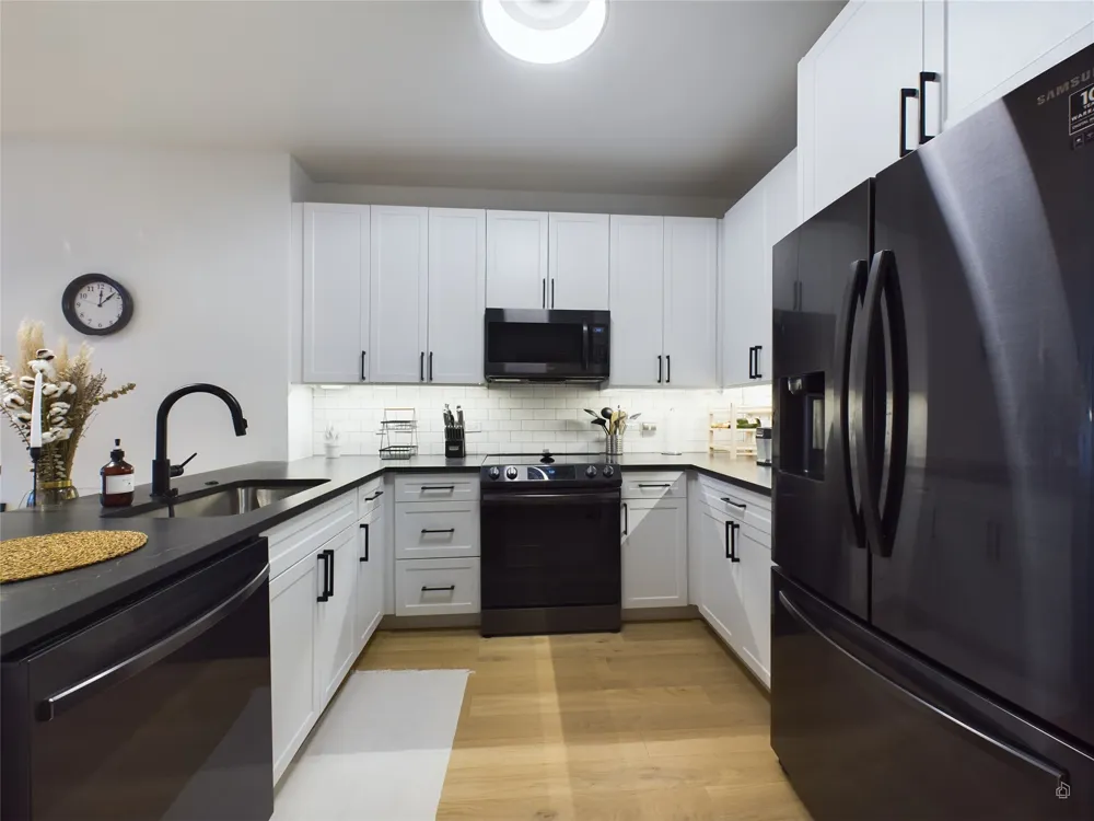 54 Rainey Street #415 Austin, TX 78701