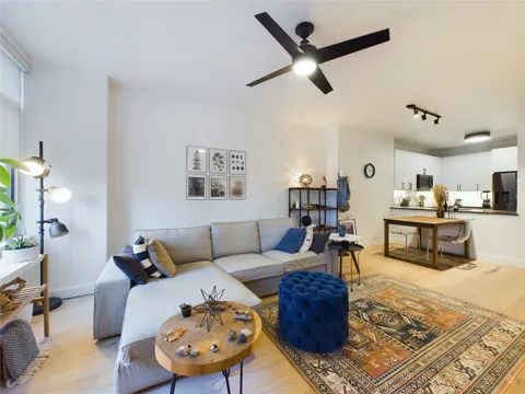 54 Rainey Street #415