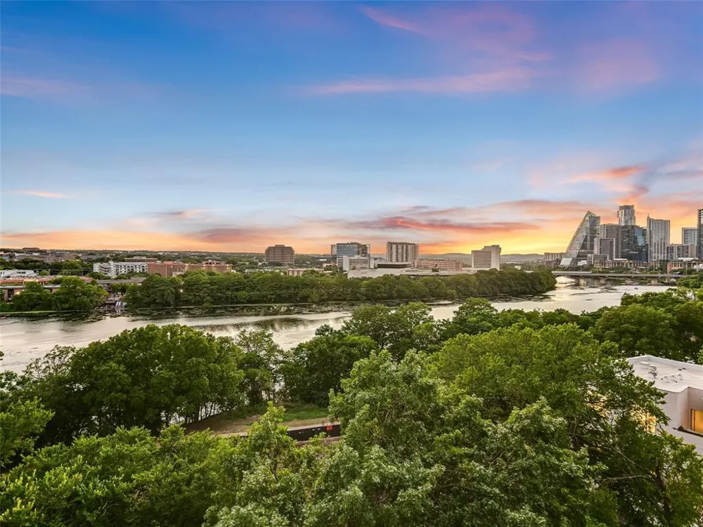 54 Rainey Street #415 Austin, TX 78701