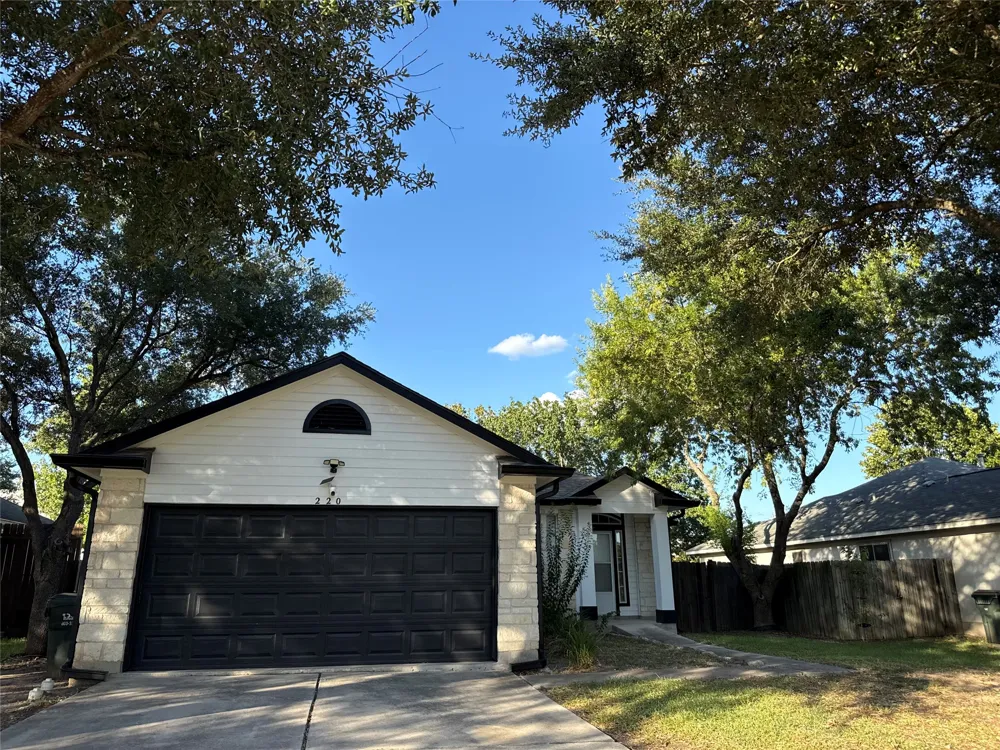 220 Bailey Loop Kyle, TX 78640