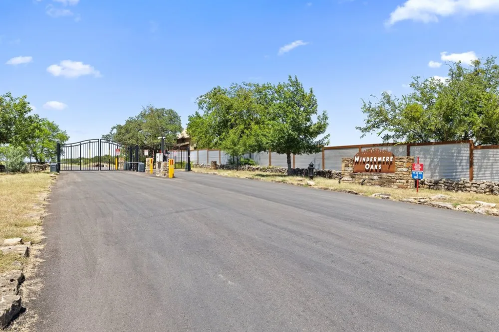 334 Coventry Road Spicewood, TX 78669