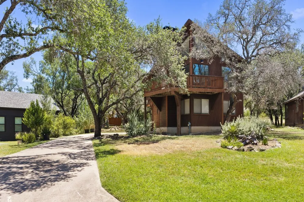 334 Coventry Road Spicewood, TX 78669