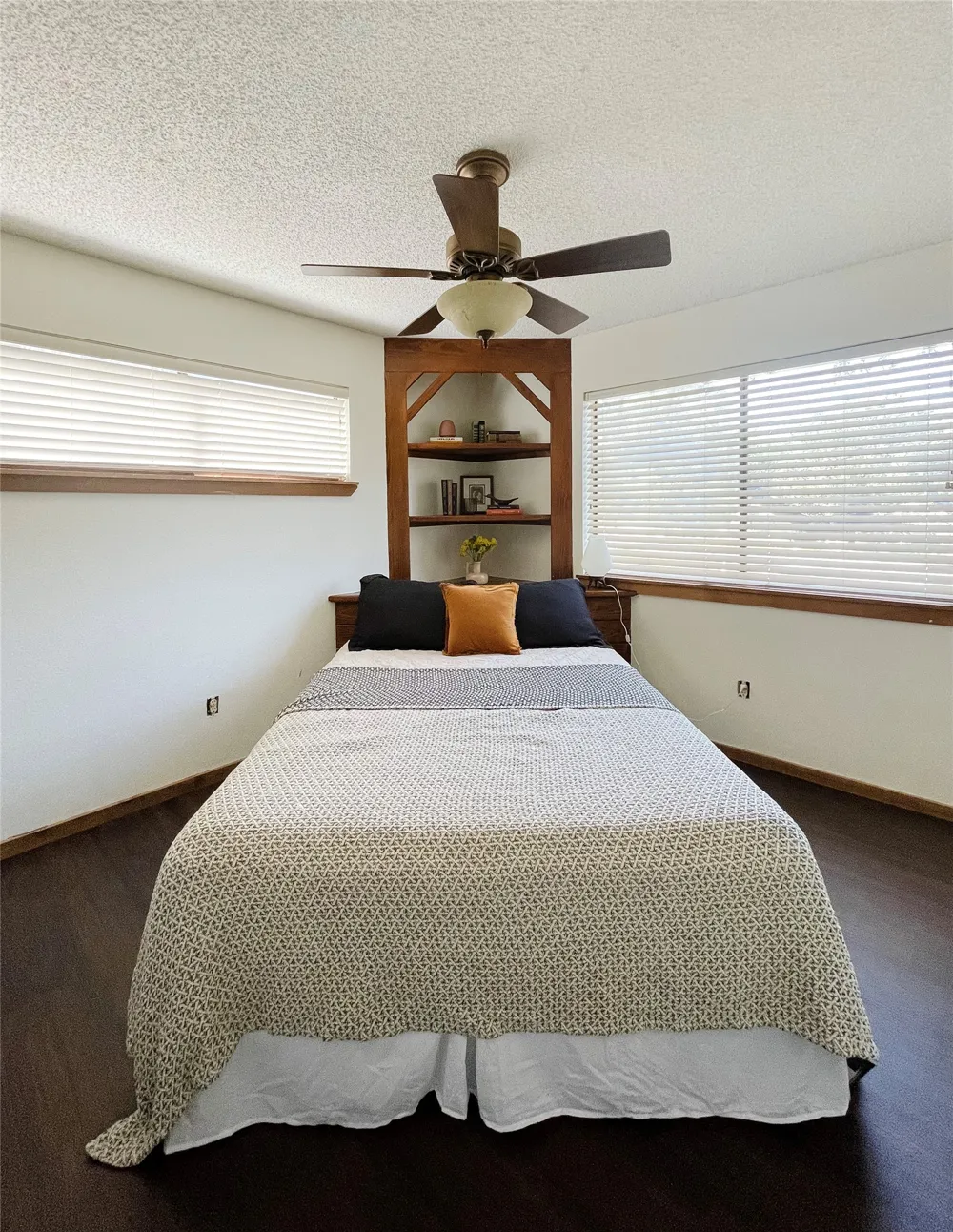 334 Coventry Road Spicewood, TX 78669