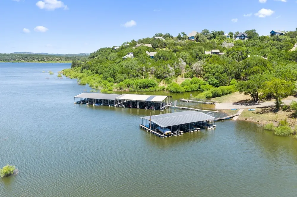 334 Coventry Road Spicewood, TX 78669