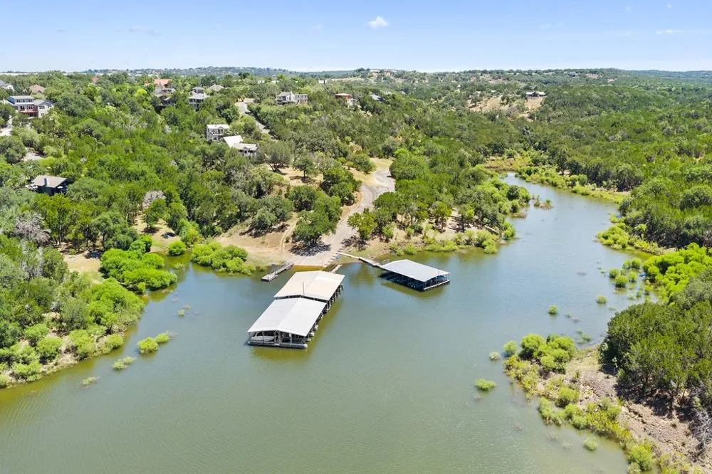 334 Coventry Road Spicewood, TX 78669