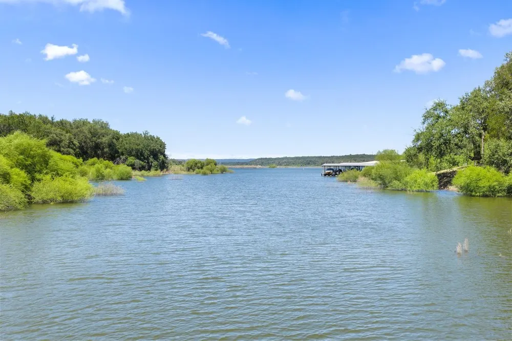 334 Coventry Road Spicewood, TX 78669