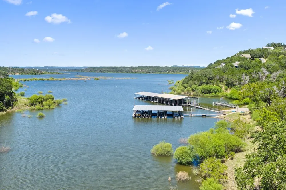 334 Coventry Road Spicewood, TX 78669