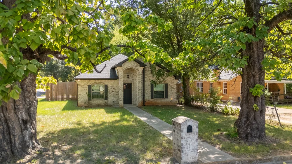 1315 Ross Avenue Tyler, TX 75702