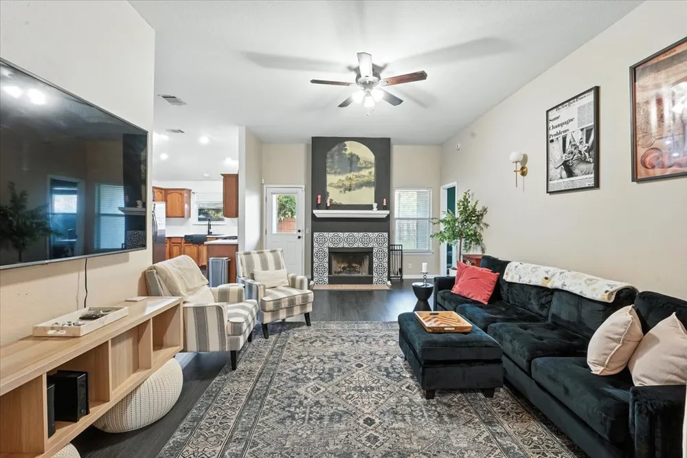 6001 Andross Court Hutto, TX 78634