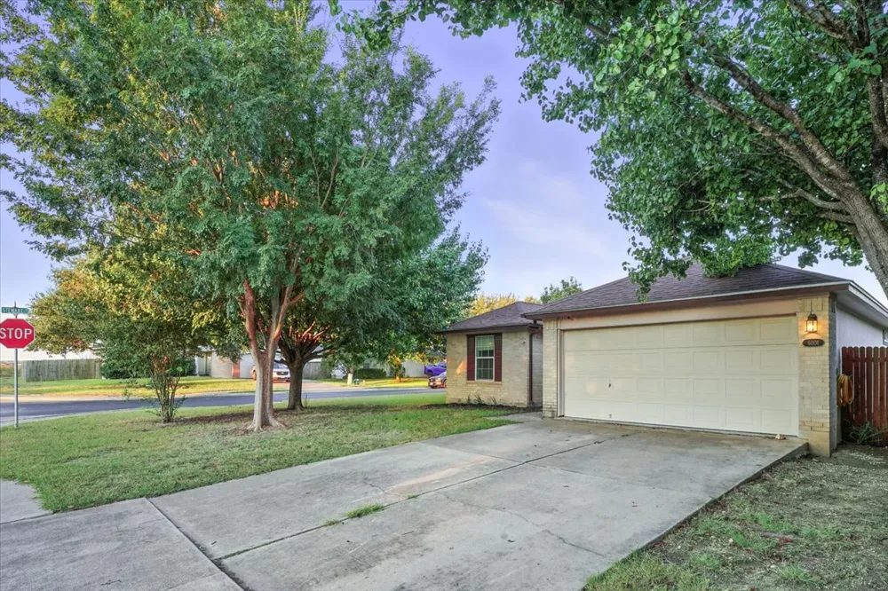 6001 Andross Court Hutto, TX 78634