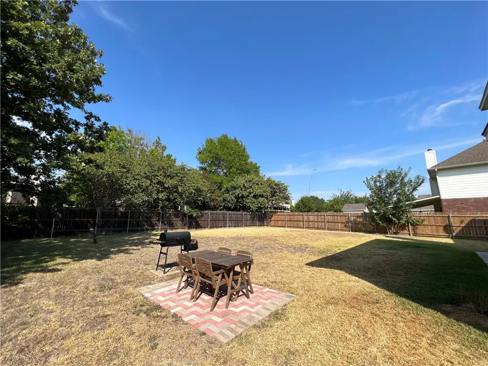 802 Stevenage Drive Pflugerville, TX 78660